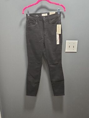Women’s Black High-Rise Skinny Jeans
